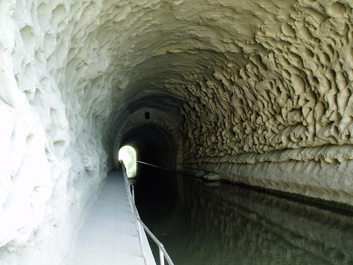 Tunnel du Malpas dedans